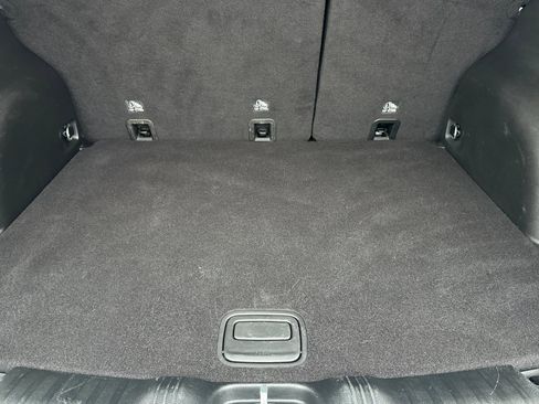 Used 2024 Jeep Compass Latitude image 16