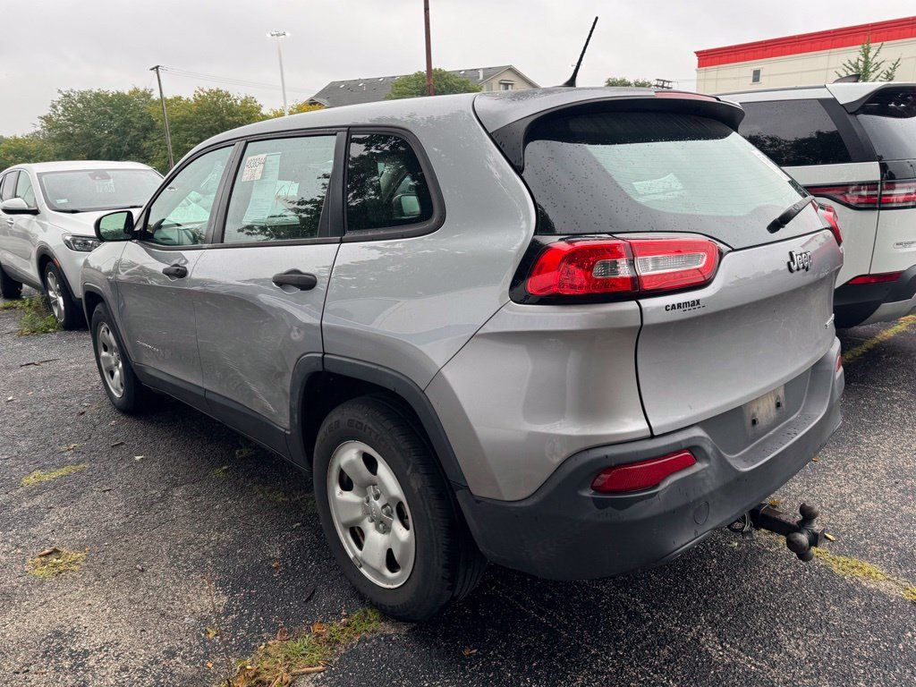 Used 2014 Jeep Cherokee Sport FWD image 4