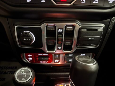 Used 2021 Jeep Wrangler Unlimited Rubicon w/ Uconnect 4C Nav & Sound Group AWD/4WD image 36