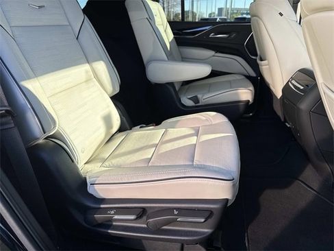 Used 2021 Cadillac Escalade Sport w/ Driver Assist Tech Package image 9