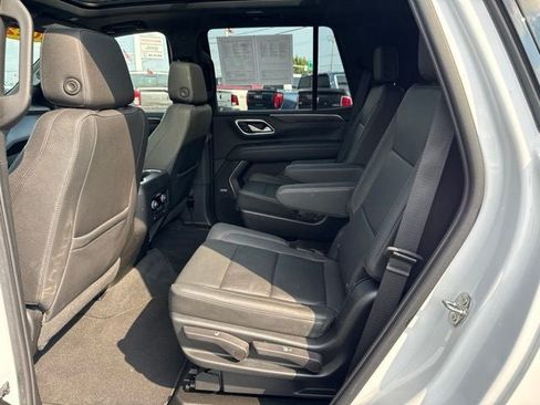 Used 2022 Chevrolet Tahoe Z71 w/ Luxury Package AWD/4WD image 19