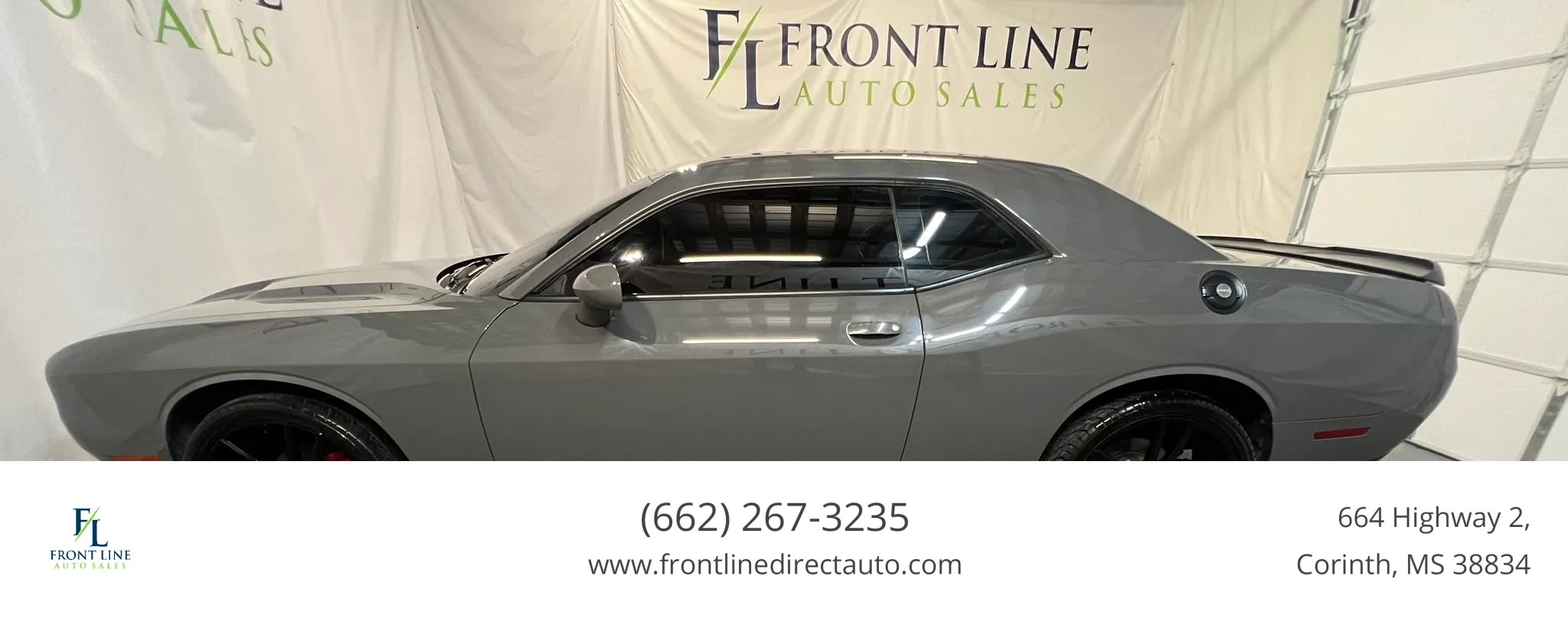 Used 2017 Dodge Challenger SXT w/ Blacktop Package RWD image 4