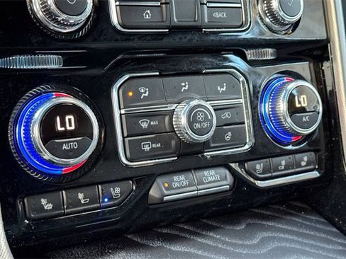 Used 2024 GMC Yukon Denali w/ Advanced Technology Package image 22