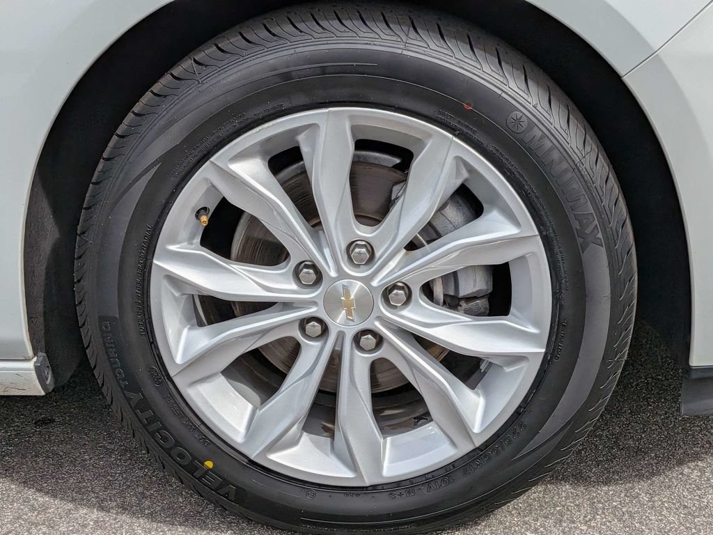 Used 2025 Chevrolet Malibu LT FWD image 11