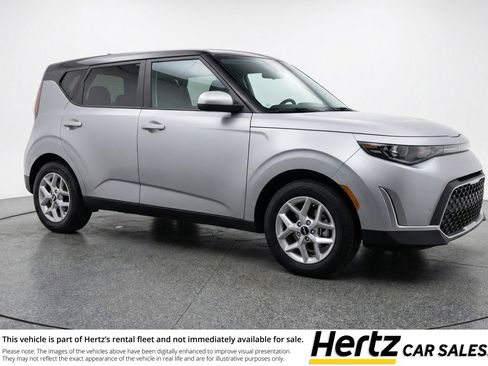 Used 2025 Kia Soul LX w/ LX Technology Package FWD image 1