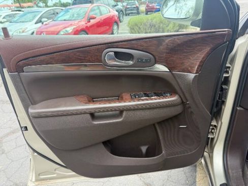 Used 2013 Buick Enclave Leather FWD image 10