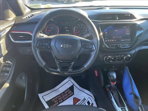 Used 2023 Chevrolet TrailBlazer RS w/ Sun and Liftgate Package image 17