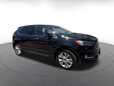 Used 2023 Ford Edge Titanium w/ Equipment Group 301A AWD/4WD image 2