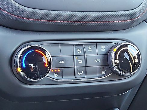 Used 2021 Chevrolet TrailBlazer RS AWD/4WD image 16