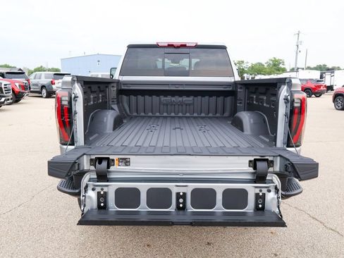 New 2026 GMC Sierra 2500 AT4X w/ LPO, Black Badging Package AWD/4WD image 5