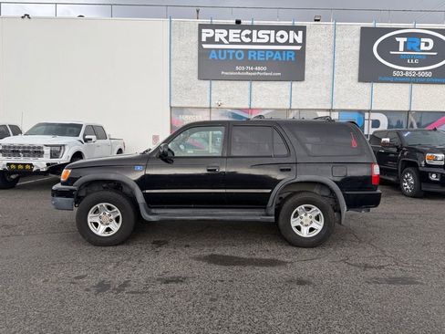 Used 1999 Toyota 4Runner SR5 image 2