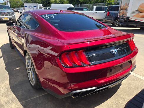 Used 2018 Ford Mustang Premium RWD image 7