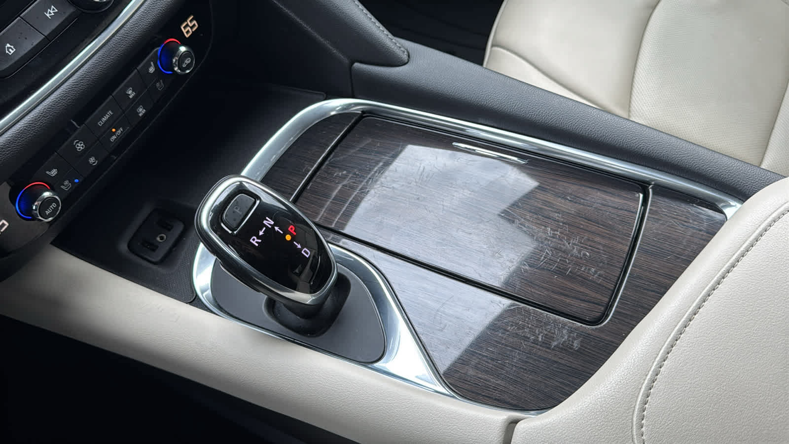 Certified 2019 Buick Enclave Premium w/ Trailering Package, 5000 lbs. AWD/4WD image 22