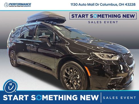 New 2025 Chrysler Pacifica Select w/ Fav Edition Package image 1