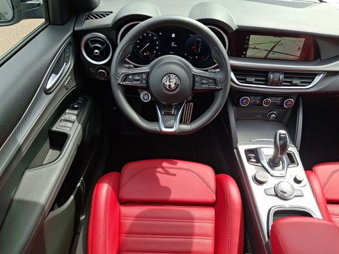 Used 2024 Alfa Romeo Stelvio Veloce AWD/4WD image 11