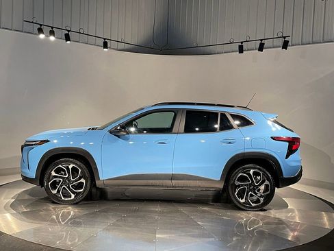 Used 2024 Chevrolet Trax RS w/ Sunroof Package image 14