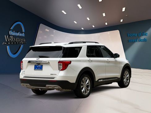 Used 2022 Ford Explorer XLT w/ Equipment Group 202A RWD image 5