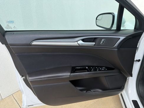 Used 2013 Ford Fusion SE image 10