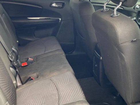 Used 2019 Dodge Journey SE w/ Blacktop Package FWD image 7