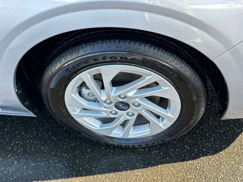 Certified 2025 Subaru Impreza 2.0i image 7