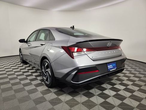 Certified 2025 Hyundai Elantra Sport FWD image 3