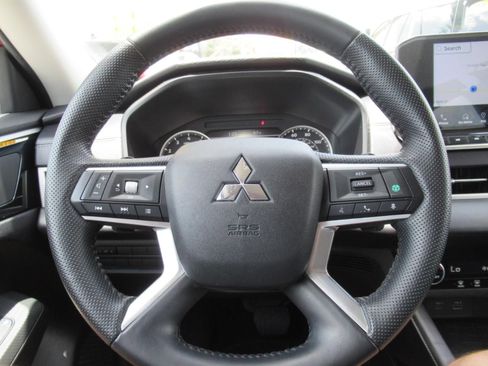 Used 2023 Mitsubishi Outlander SE AWD/4WD image 22