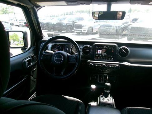 Used 2021 Jeep Gladiator Sport w/ Quick Order Package 24Q 80Th AWD/4WD image 12