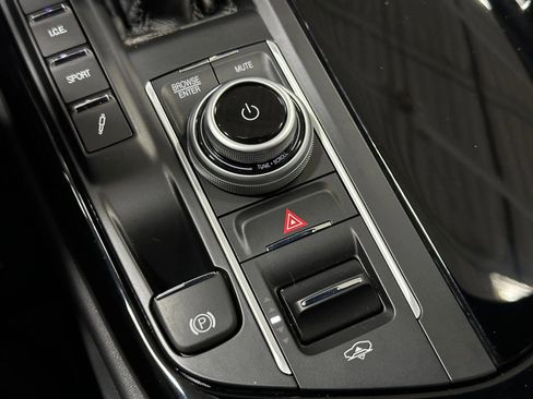 Used 2022 Maserati Levante Modena image 46