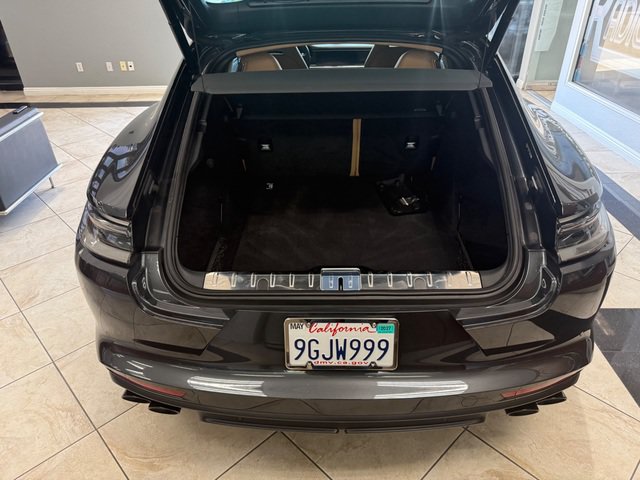 Used 2023 Porsche Panamera image 10