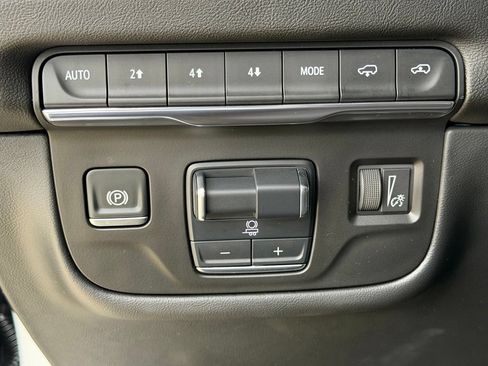 Used 2025 Cadillac Escalade ESV Sport w/ Touring Package AWD/4WD image 26