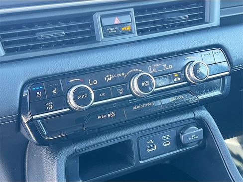 Used 2023 Honda Pilot Elite image 16