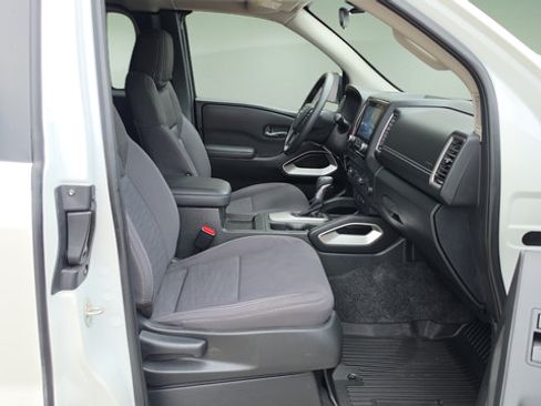 Used 2023 Nissan Frontier SV w/ Technology Package AWD/4WD image 31