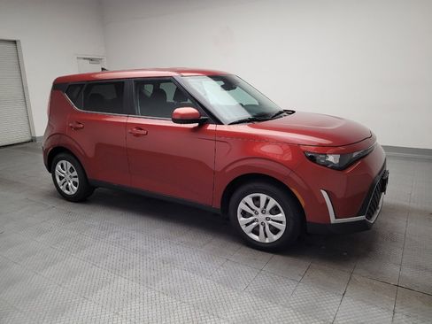 Used 2023 Kia Soul LX FWD image 11
