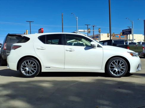 Used 2017 Lexus CT 200h image 33