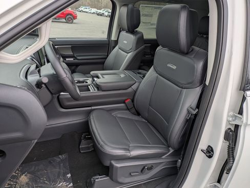 New 2026 Ford Expedition Max Platinum w/ Driver's Package AWD/4WD image 12