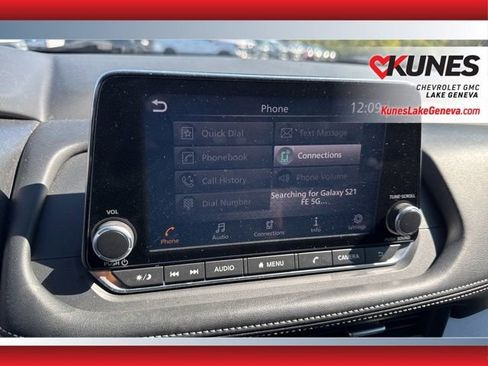 Used 2024 Nissan Rogue SV image 32