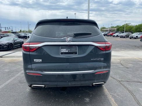 Used 2019 Buick Enclave Essence w/ LPO, Luxury Package AWD/4WD image 3