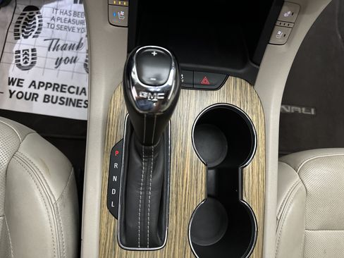 Used 2019 GMC Acadia Denali w/ Technology Package AWD/4WD image 46