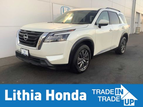 Used 2024 Nissan Pathfinder SV AWD/4WD image 1