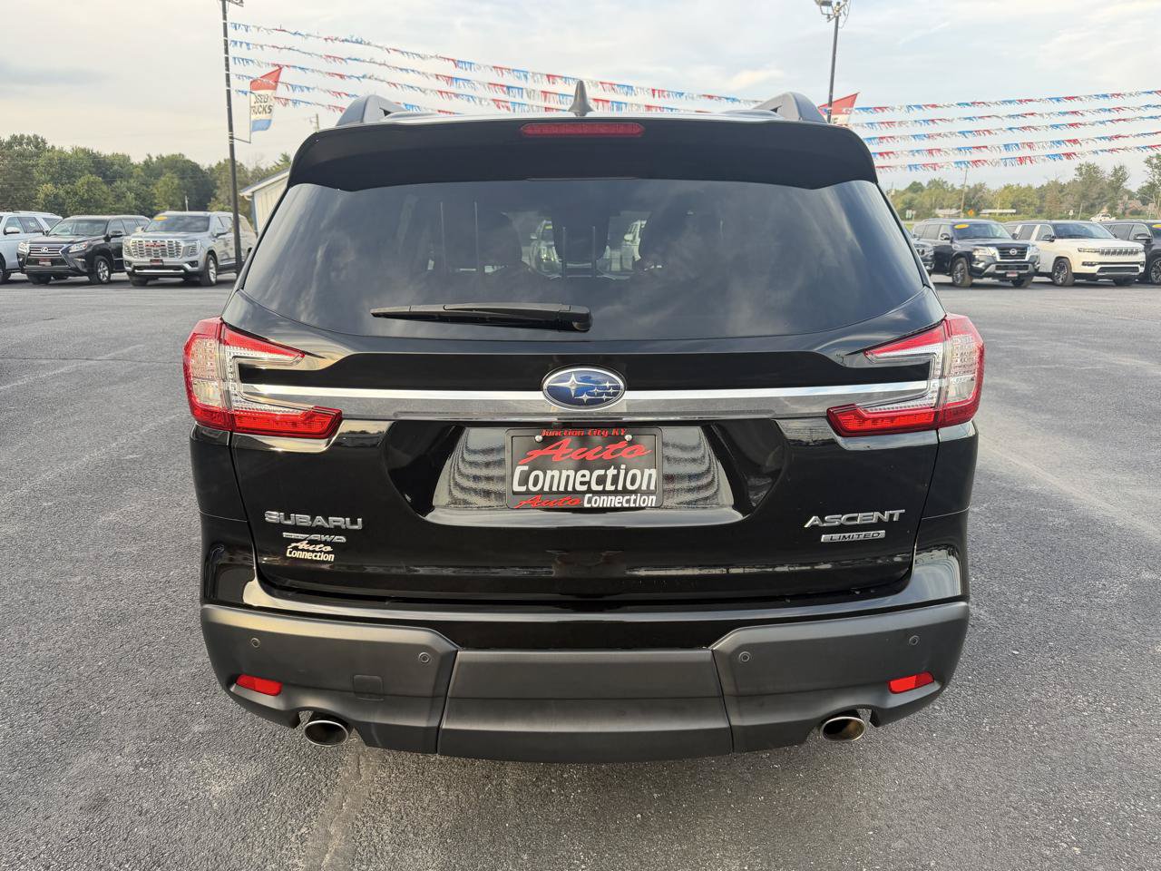 Used 2023 Subaru Ascent Limited AWD/4WD image 5