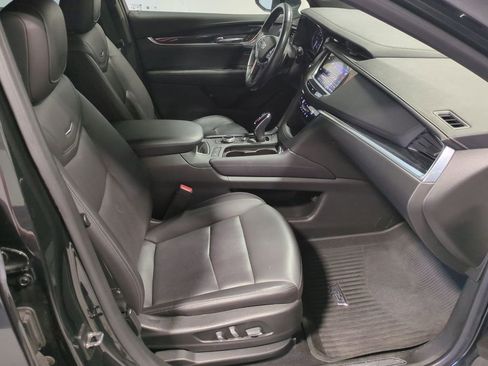 Used 2020 Cadillac XT5 Premium Luxury w/ LPO, Floor Liner Package image 28
