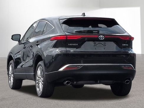 Certified 2024 Toyota Venza Limited AWD/4WD image 9