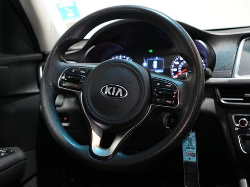 Used 2018 Kia Optima LX image 16
