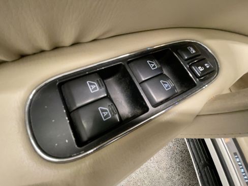 Used 2011 INFINITI QX56 4WD w/ Theater Pkg image 12