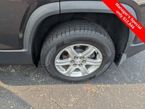 Used 2018 GMC Acadia SLE AWD/4WD image 22