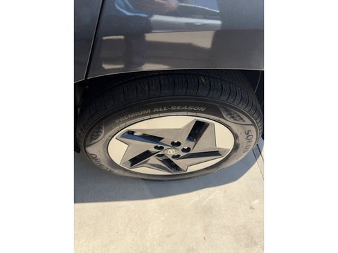 Used 2024 Hyundai Kona SEL FWD image 17