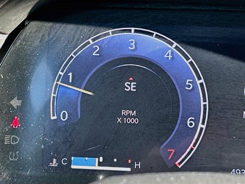 Used 2023 Jeep Grand Cherokee L Laredo AWD/4WD image 40