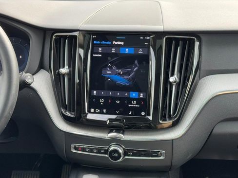 Certified 2025 Volvo XC60 B5 Plus image 14