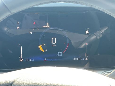 Used 2025 Chevrolet Trax LT w/ LT Convenience Package image 39