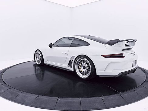 Used 2018 Porsche 911 GT3 RWD image 18